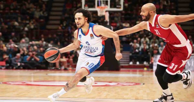 Anadolu Efes, İtalya'da kayıp...