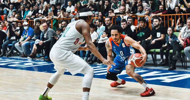 Anadolu Efes Konya'da galip