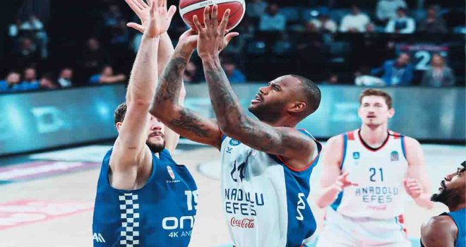 Büyükçekmece, Anadolu Efes' yine devirdi