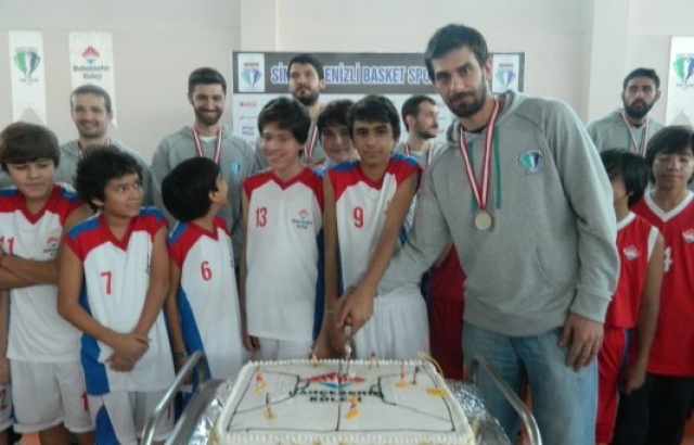 Denizli Bahçeşehir Koleji'nde basketbol şöleni  