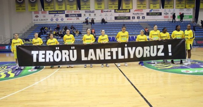 Fenerbahçe ikinci yarıda galibiyete uzandı