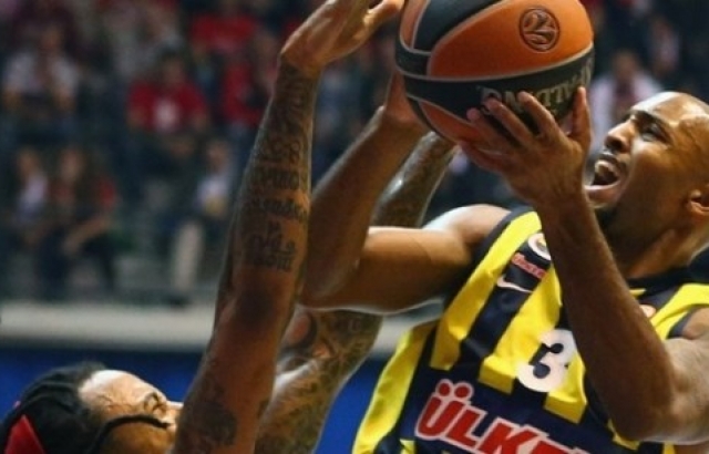 Fenerbahçe Ülker, Milano'dan galibiyetle dönüyor