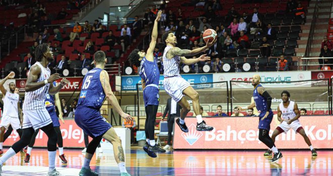 Gaziantep Basketbol'dan farklı galibiyet