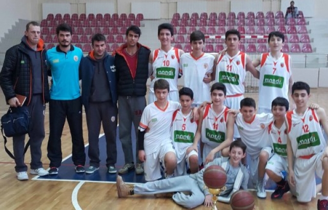 Kayseri'de Küçük Erkekler'de şampiyon Mondi Melikşah Üniversitesi