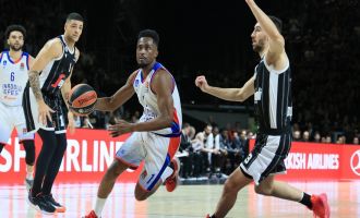 Anadolu Efes, İtalya'da kayıp...