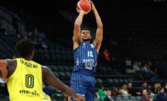 Anadolu Efes, Mersin Spor'u yendi