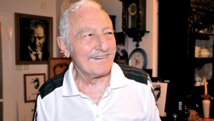 Büyük bir değeri kaybettik