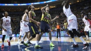 Fenerbahçe Ülker, Polonya'da galibiyet peşinde
