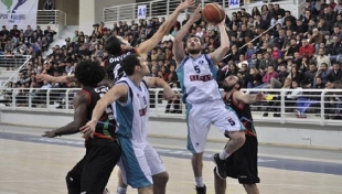 Lider Denizli Basket, terledi ama Socar’ı geçti…
