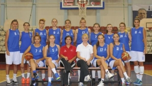 Ligdeki tek kadın antrenör İzmir Büyükşehir'de